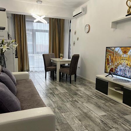 Romeo'S Beachfront Apartment By Loft, Hotel Opera And White Tower Mamaia Exterior foto
