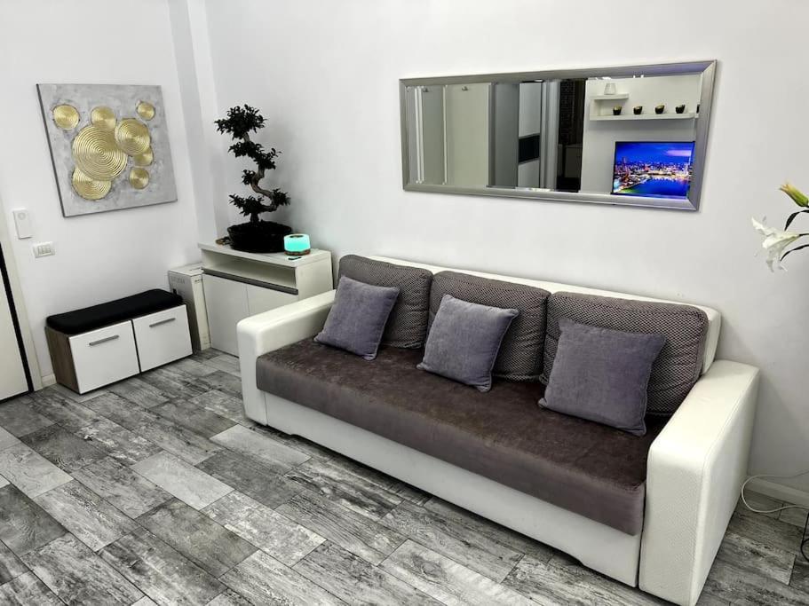 Romeo'S Beachfront Apartment By Loft, Hotel Opera And White Tower Mamaia Exterior foto
